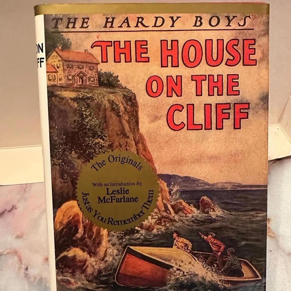 Applewood Bks.: House on the Cliff #2 by Franklin W. Dixon (1991, Hardcover)